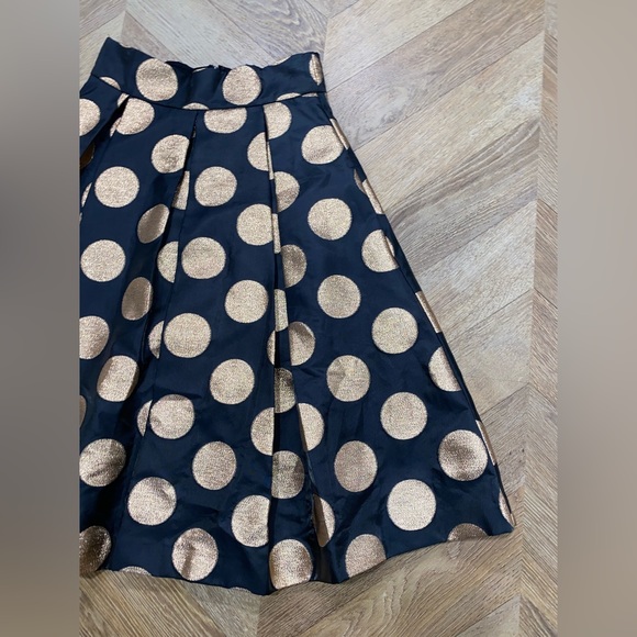 Designer pleated skirt - Picture 2 of 7